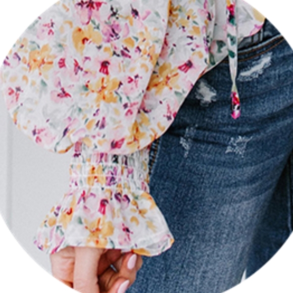 New Floral Ruffled Lantern Button Down Blouse - Picture 5 of 6